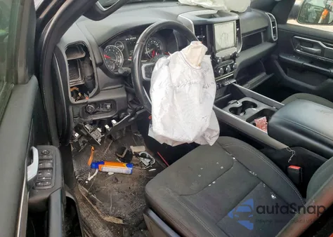 2021 Ram 1500 Big Horn/Lone Star z USA, uszkodzony, nr VIN 1C6SRFFT4MN524402